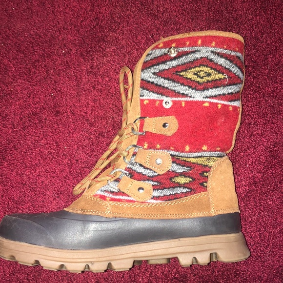 Baretraps winter boots size 6.5 - Picture 2 of 7